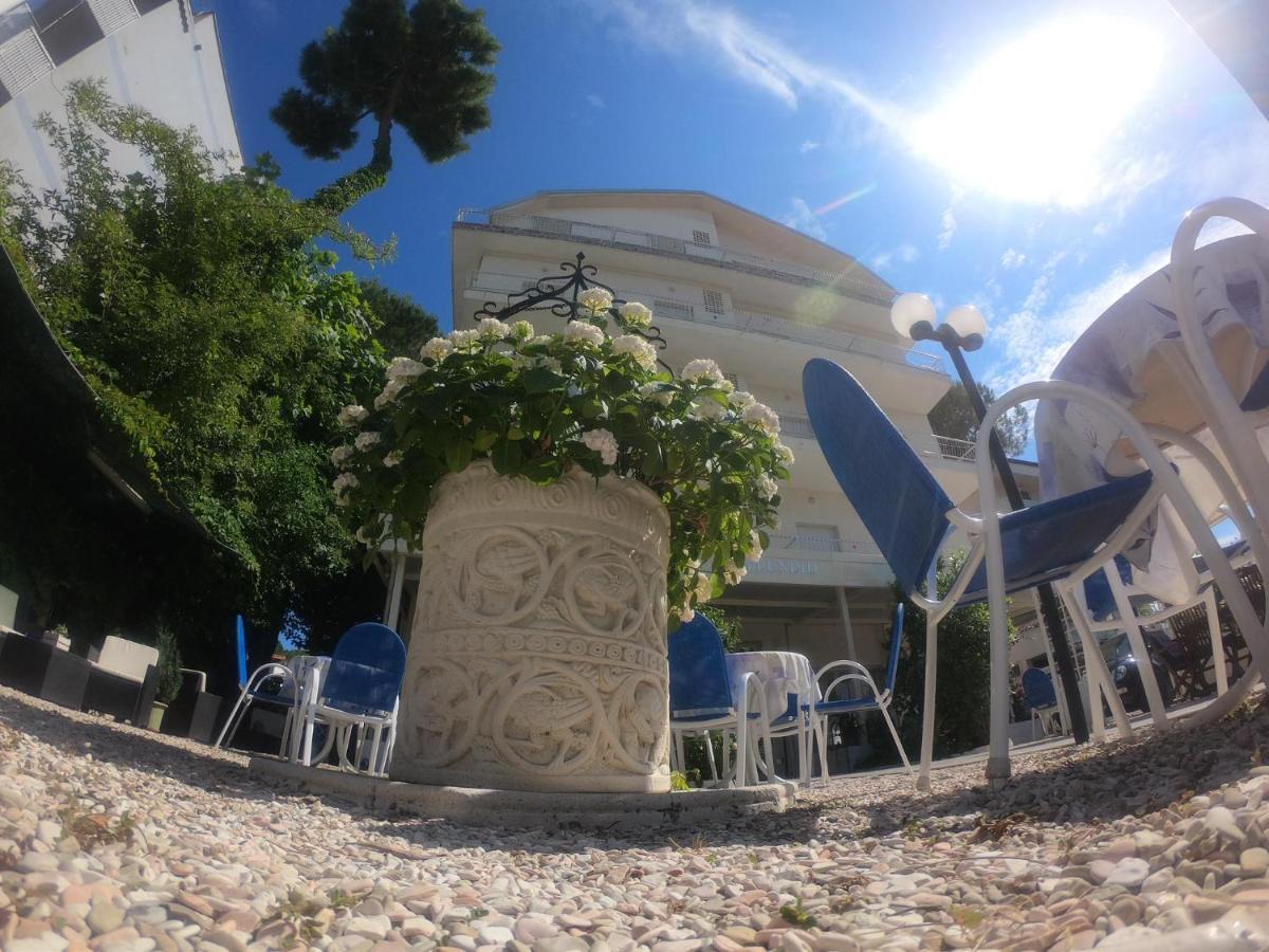 Splendid B&B Milano Marittima Exterior photo